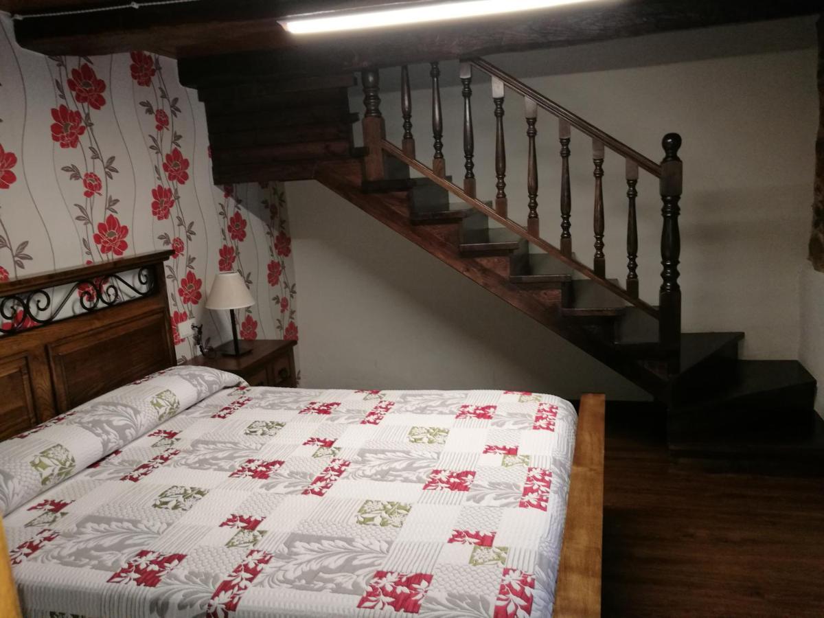 Casa De Los Somoza Melide Exteriér fotografie